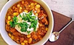 طريقة عمل لحم الحبش بالفاصوليا البيضاء الحريفة